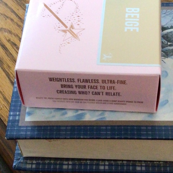 Jeffree Star Magic Star Luminous Setting Powder in Beige NWT .353 oz - Picture 4 of 6